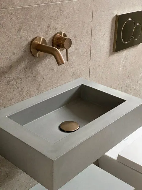 Kundenbild: eingebautes Betonwaschbecken bzw. Betonmöbel