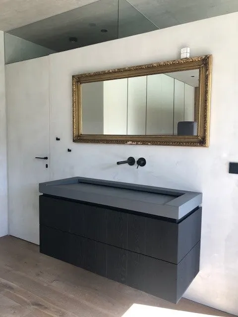 Kundenbild: eingebautes Betonwaschbecken bzw. Betonmöbel